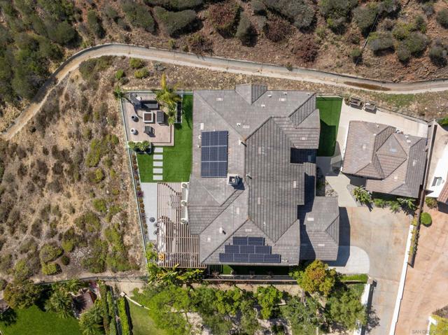 1432 Schoolhouse Way, San Marcos CA: https://media.crmls.org/mediaz/db7951d5-1a30-4c61-a62f-f0e4f3847f3d.jpg
