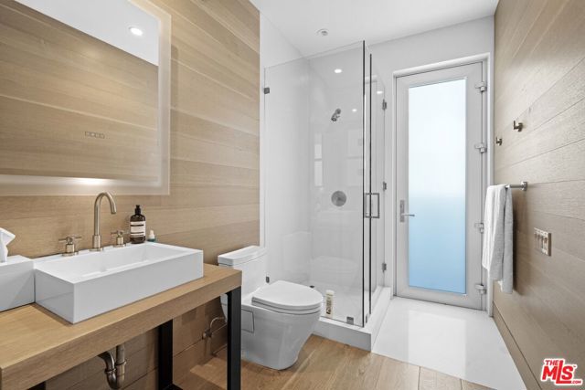 24380 Malibu Road, Malibu CA: https://media.crmls.org/mediaz/db79bf0e-734a-48d0-b710-6f8bfa5b92c3.jpg