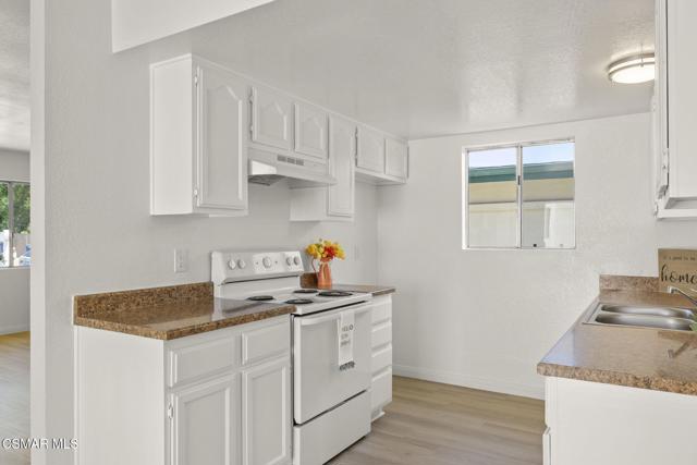 307 Lark Ellen Avenue, Ojai CA: https://media.crmls.org/mediaz/db79f7cb-646f-466e-89b1-a300fcf95362.jpg