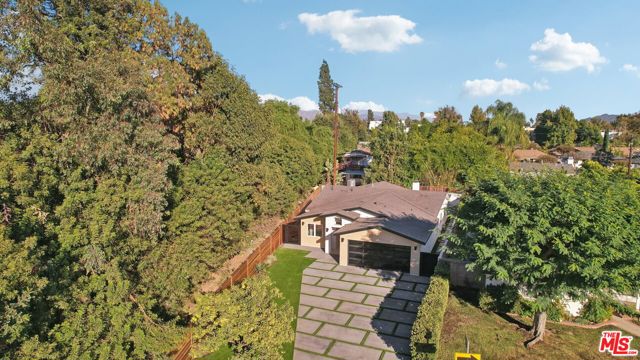 4656 Greenbush Avenue, Sherman Oaks CA: https://media.crmls.org/mediaz/db7b2690-cfbe-415a-b664-0c0922d07f29.jpg