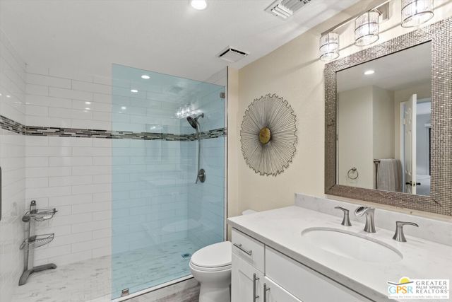 34 Camino Arroyo Place, Palm Desert CA: https://media.crmls.org/mediaz/db7bc60e-d198-41d9-8a7e-d2fa3630d857.jpg