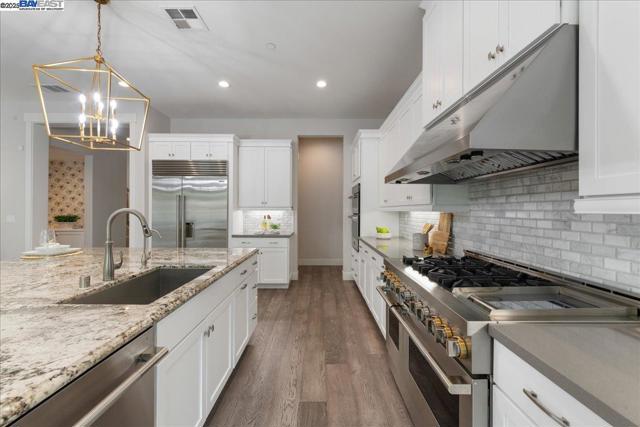 7259 Lembert Hills Dr, Dublin CA: https://media.crmls.org/mediaz/db7c3da2-aa25-4edd-9b60-181c35053997.jpg