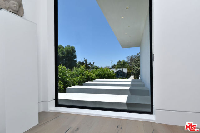 5316 Lennox, Sherman Oaks CA: https://media.crmls.org/mediaz/db7c85e3-01d6-4b19-b691-f953434cd944.jpg
