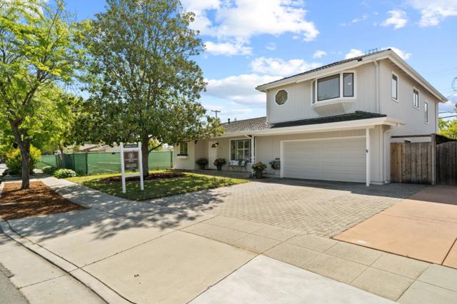 6730 Wisteria Way, San Jose CA: https://media.crmls.org/mediaz/db7d91c7-6186-4637-a2c0-9cc8748ff9c9.jpg