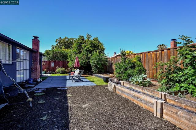 3189 Fitzpatrick Dr, Concord CA: https://media.crmls.org/mediaz/db7fe226-8bdf-43d9-b735-48226e03256c.jpg