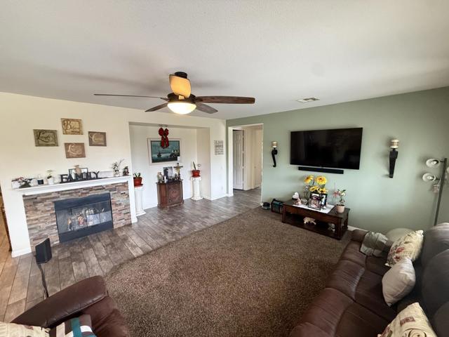 2760 Newcastle Way, San Jacinto CA: https://media.crmls.org/mediaz/db7fea58-afba-49d8-8509-7d87af99bb5c.jpg