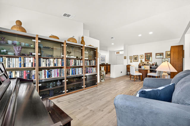 Image 7 of 32 For 81064 La Reina Circle