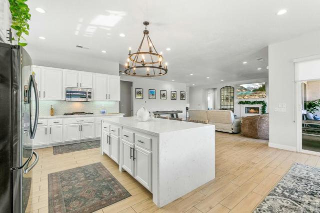 44830 Via Mirabel, La Quinta CA: https://media.crmls.org/mediaz/db807212-ea8c-45ea-b250-b967390ab59c.jpg