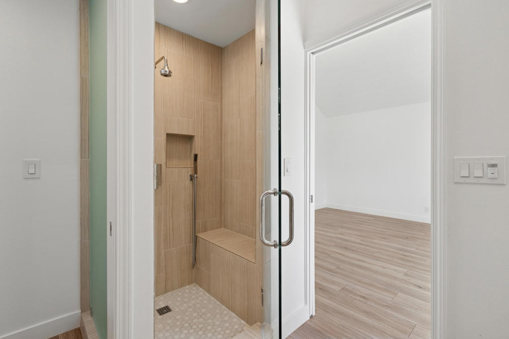 Db808c98 363b 40b3 B3a9 E2c9b115d858