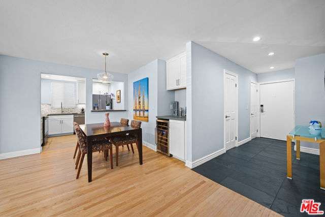 8530 Holloway Drive, West Hollywood CA: https://media.crmls.org/mediaz/db810d8f-0d67-4abc-a444-aa19bf62b84e.jpg