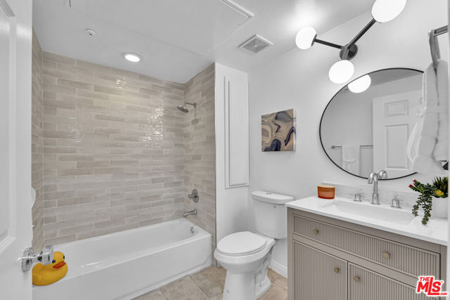 13075 Pacific, Playa Vista CA: https://media.crmls.org/mediaz/db8161fa-8b86-44b7-865f-199d180a84d8.jpg