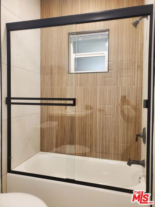 553 N Flores Street, West Hollywood CA: https://media.crmls.org/mediaz/db81925e-63f0-4ec6-ad32-38a16a335cca.jpg