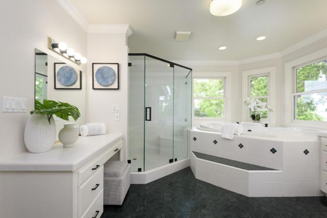 510 Oak Park Way, Redwood City CA: https://media.crmls.org/mediaz/db81bc63-5d93-464f-9234-a137ceb9e871.jpg