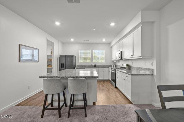 Detail Gallery Image 6 of 39 For 586 Apricot Ln, Fillmore,  CA 93015 - 3 Beds | 2/1 Baths