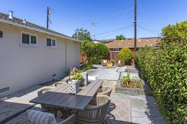 693 Madrone Avenue, Sunnyvale CA: https://media.crmls.org/mediaz/db820a84-4799-4a64-86ab-ef5221fb5455.jpg