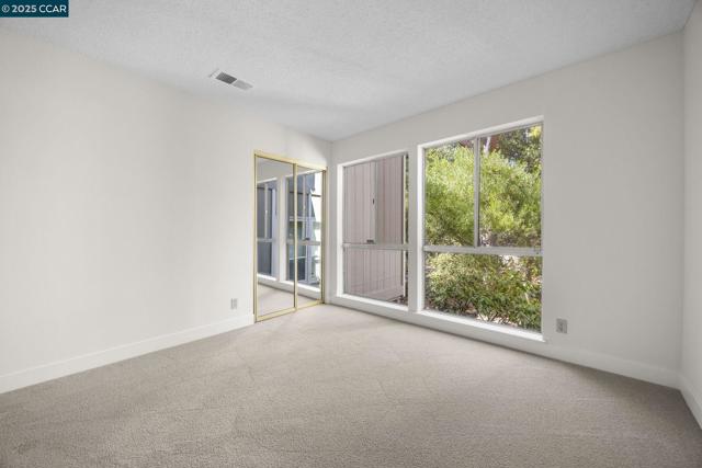 505 Ridgeview Ct, Pleasant Hill CA: https://media.crmls.org/mediaz/db825591-92cd-4c5b-876b-d130b64ceb22.jpg