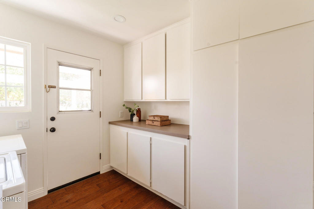 https://media.crmls.org/mediaz/db828123-b086-478d-9b85-78a020665957.jpg?preset=X-Large