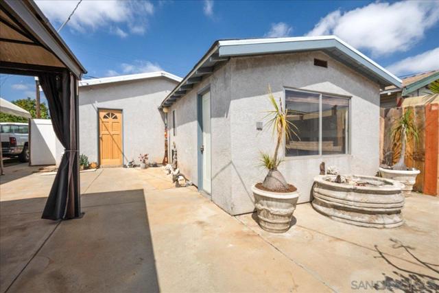2931 Dahlia St, San Diego CA: https://media.crmls.org/mediaz/db829889-2856-4238-a4b0-0c3ce01856aa.jpg