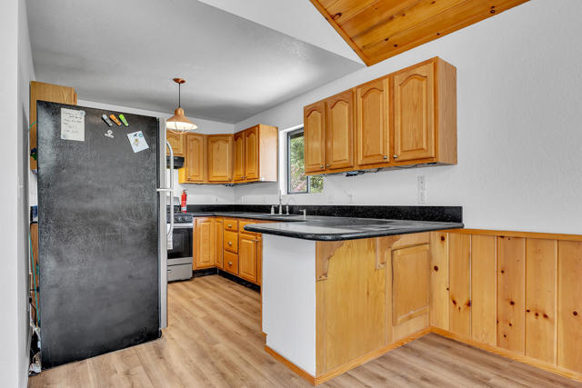53962 Marian View Drive, Idyllwild CA: https://media.crmls.org/mediaz/db82b5c9-d7ee-42c4-ab59-5da4b4ebc637.jpg