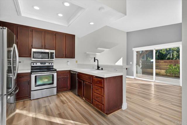 Detail Gallery Image 13 of 42 For 135 Neptune Pl, Escondido,  CA 92026 - 3 Beds | 2 Baths