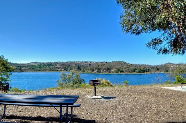 10434 Woodchuck Pt, San Diego CA: https://media.crmls.org/mediaz/db83bb4a-b5da-45f6-9954-be94413a7700.jpg