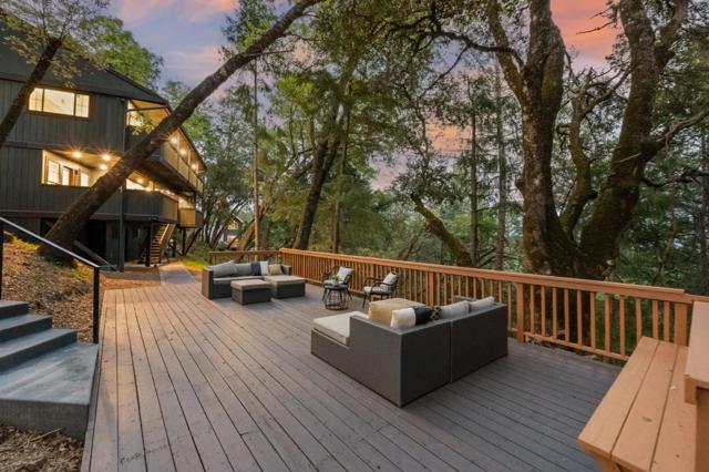 18319 Las Cumbres Road, Los Gatos CA: https://media.crmls.org/mediaz/db83d31e-f51f-43f8-9c00-0d013e690de3.jpg