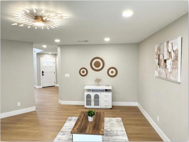 Detail Gallery Image 18 of 51 For 2030 San Remo Dr, Oceanside,  CA 92056 - 4 Beds | 3 Baths