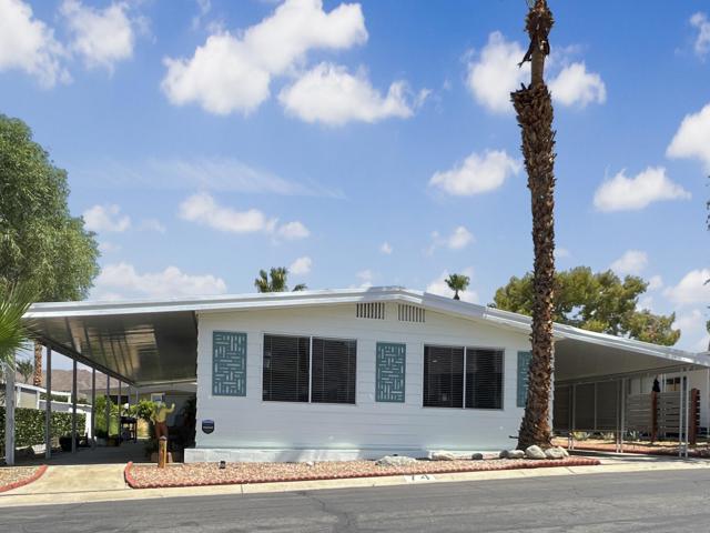 49305 Highway 74, Palm Desert CA: https://media.crmls.org/mediaz/db8504fa-5e55-432f-94af-9967e9cd75f1.jpg