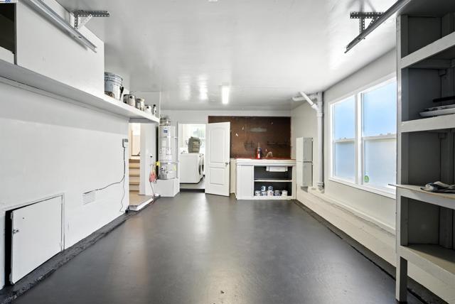 4030 Edwards Ave, Oakland CA: https://media.crmls.org/mediaz/db854dd2-c8d1-42f2-b149-12437c569ea0.jpg
