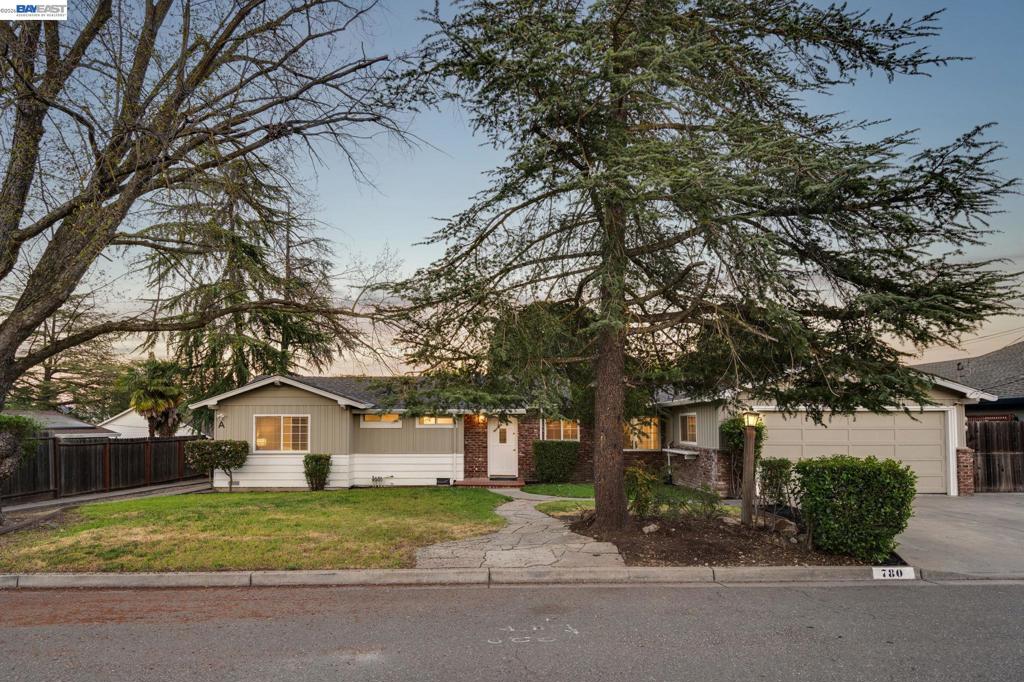 780 Quiet View Ct