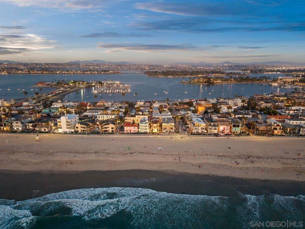 3409 ocean front walk