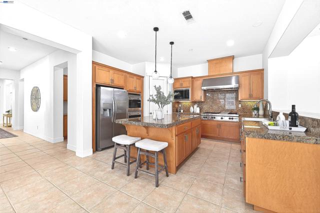 Image 7 of 45 For 5564 Stockton Loop