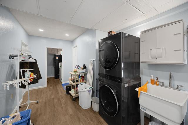 2452 N Teakwood Avenue, Rialto CA: https://media.crmls.org/mediaz/db865494-2408-405d-b8fc-101b4f2a8f44.jpg