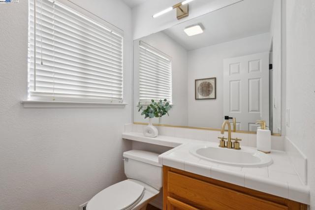 447 Donner Way, San Ramon CA: https://media.crmls.org/mediaz/db8658e5-4a46-4b0b-bfee-2fb346c92353.jpg