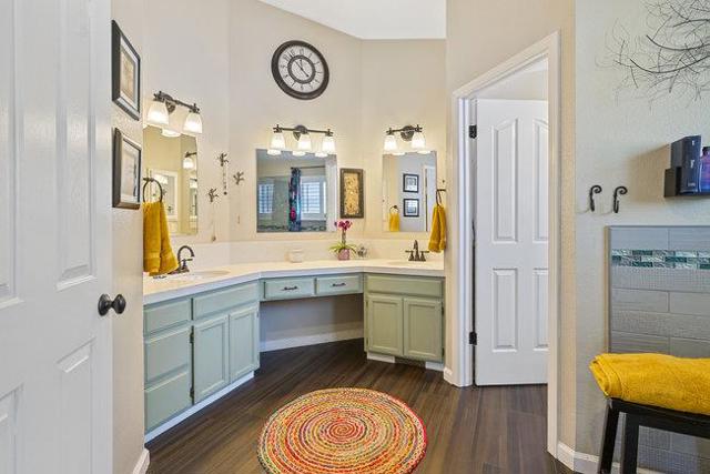 1980 Ponderosa Court, Hollister CA: https://media.crmls.org/mediaz/db86c3d2-949a-4967-97f5-615dc8d32b2e.jpg