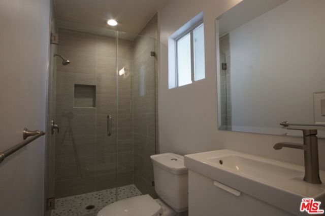 830 3rd Avenue, Los Angeles CA: https://media.crmls.org/mediaz/db871066-4010-4229-a917-161c0c092351.jpg