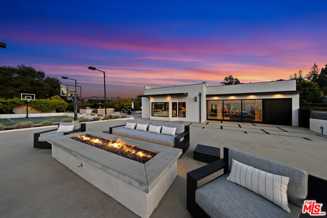 3144 Corda Drive, Los Angeles CA: https://media.crmls.org/mediaz/db87f133-13f1-49cb-a801-02aa6187741c.jpg