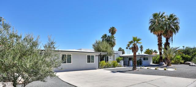 73042 Willow Street, Palm Desert CA: https://media.crmls.org/mediaz/db8814eb-b6f4-46e1-9d84-4bd38240230e.jpg
