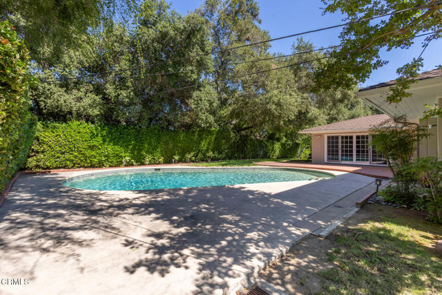 4308 Hayman Avenue, La Canada Flintridge CA: https://media.crmls.org/mediaz/db89355c-6083-44c7-b80c-6873722e0586.jpg