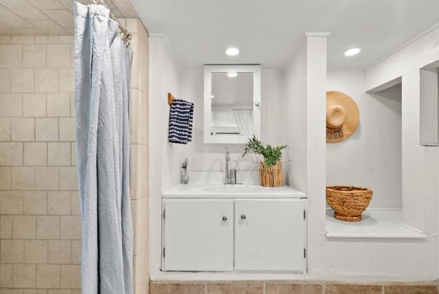 3407 Maplethorpe Lane, Soquel CA: https://media.crmls.org/mediaz/db89463c-a933-4b7b-b142-774281488341.jpg