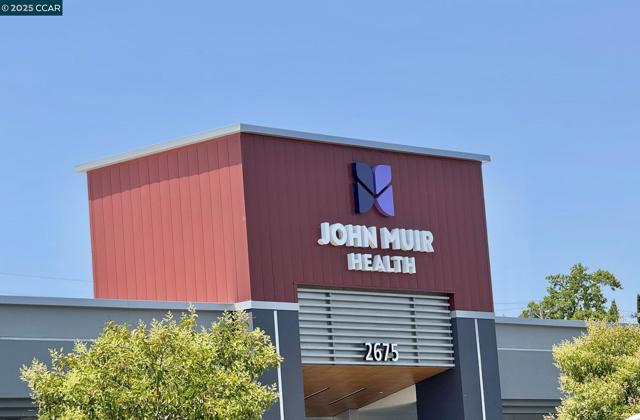 2 Kulani Ln, Pleasant Hill CA: https://media.crmls.org/mediaz/db8956a4-721f-4bf5-8999-557ba7a03355.jpg