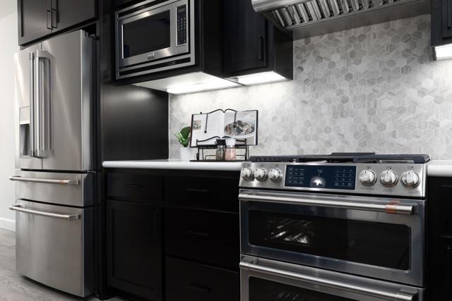 733 E Evelyn Avenue, Sunnyvale CA: https://media.crmls.org/mediaz/db89ba79-b2e5-4c8d-8461-9cad50c98e5d.jpg