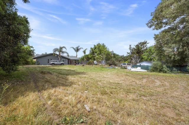 2348 Watson Way, Vista CA: https://media.crmls.org/mediaz/db89ccee-60b5-449f-aee4-bbe005d097c3.jpg