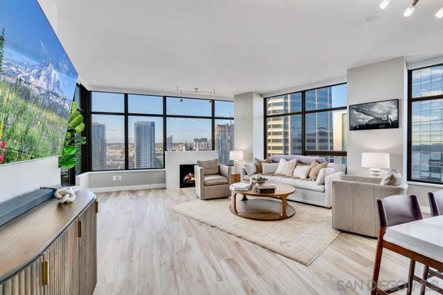 700 W E St, San Diego CA: https://media.crmls.org/mediaz/db8ba751-acd7-44fa-861c-646f8412682e.jpg