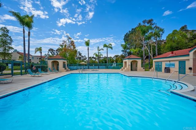 Detail Gallery Image 24 of 29 For 8278 Avenida Navidad #3,  San Diego,  CA 92122 - 2 Beds | 2/1 Baths