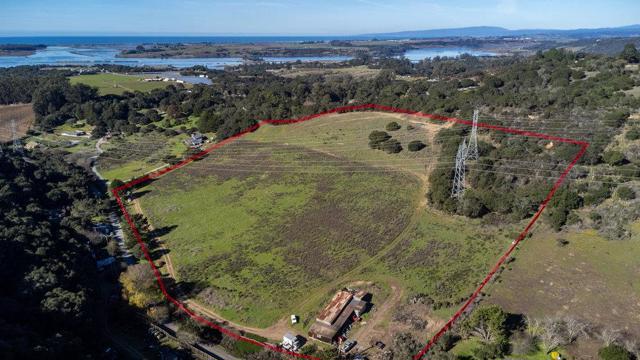 27 Long Valley Road, Castroville CA: https://media.crmls.org/mediaz/db8c11ac-0692-48f1-888e-e7be890082e6.jpg