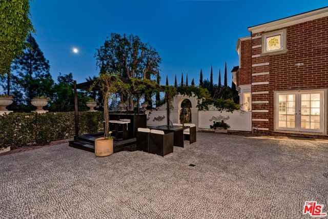 Drew Fenton | 725 N Faring Road Los Angeles CA | MLS: 7656668