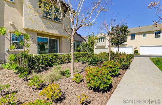 4314 Star Path Way, Oceanside CA: https://media.crmls.org/mediaz/db8d64c0-5af7-436b-bd43-b66e74898a2c.jpg