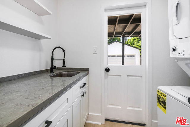 11415 Mcdonald Street, Culver City CA: https://media.crmls.org/mediaz/db8e520b-cb89-4d6a-9ea1-8605e38957fe.jpg