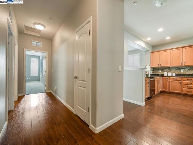1178 Tropicana Ln, Brentwood CA: https://media.crmls.org/mediaz/db8e648e-5107-45bd-940c-d0a34d9ac3bc.jpg